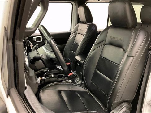 Used 2018 Jeep Wrangler Unlimited Sahara image 15