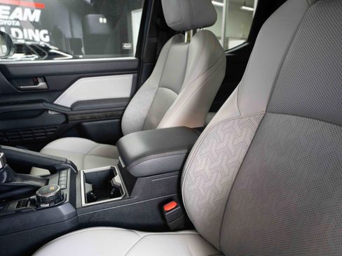 Used 2024 Toyota Tacoma Limited image 10