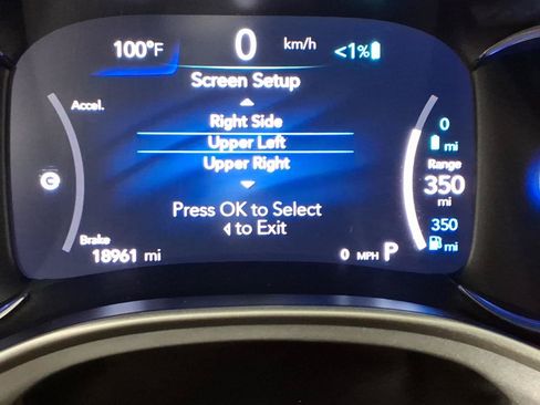 Used 2024 Chrysler Pacifica Limited FWD image 26