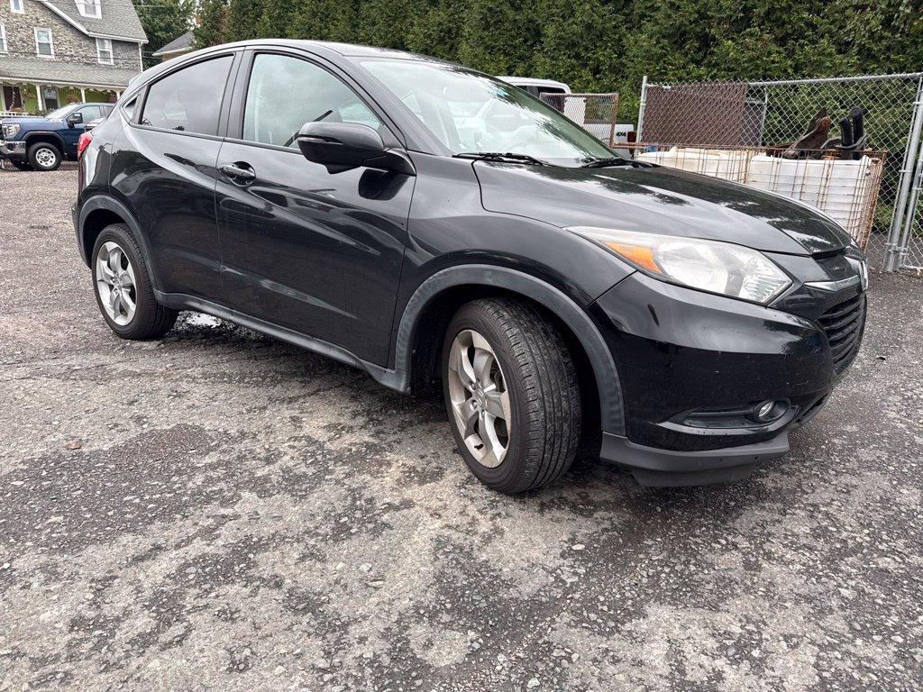 Used 2017 Honda HR-V EX image 3