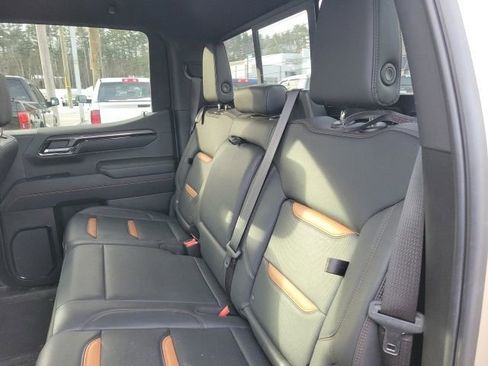Used 2022 GMC Sierra 1500 AT4 w/ AT4 Preferred Package image 15