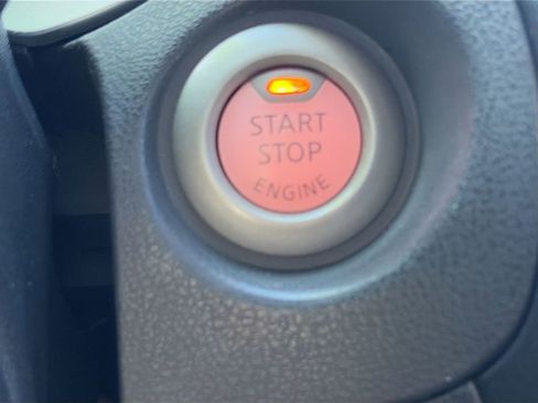 Used 2017 Nissan Juke SV image 18