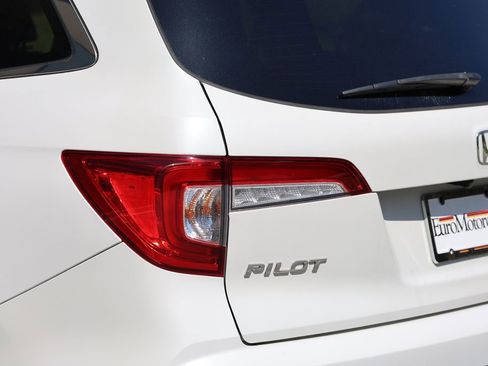 Used 2020 Honda Pilot Touring image 7