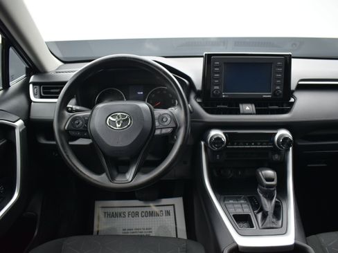 Used 2022 Toyota RAV4 XLE AWD/4WD image 14