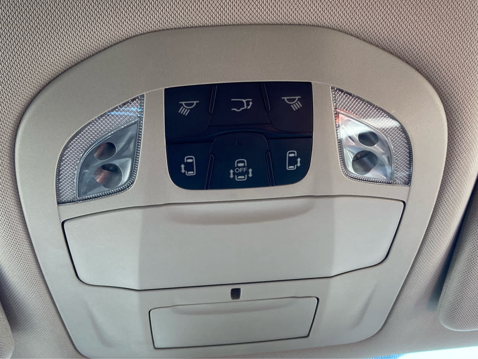 Used 2024 Chrysler Pacifica Touring-L FWD image 33
