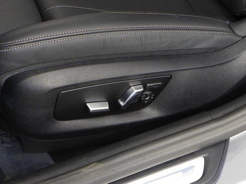 Used 2023 BMW 530e RWD image 23