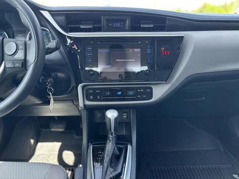 Used 2018 Toyota Corolla LE image 13