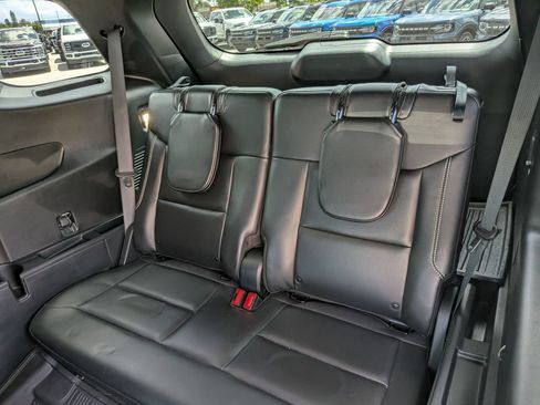 Used 2022 Ford Explorer ST AWD/4WD image 21