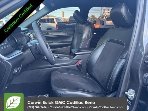 Used 2024 Jeep Grand Cherokee L Altitude AWD/4WD image 13