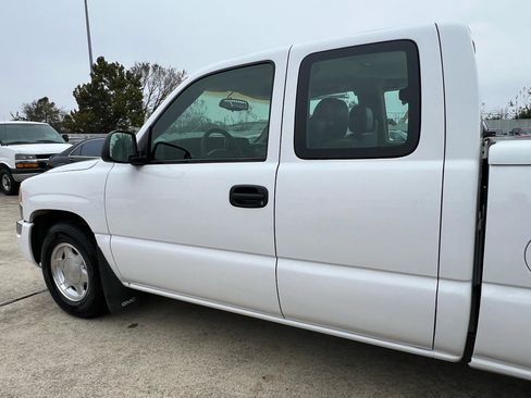 Used 2003 GMC Sierra 1500 2WD Extended Cab w/ Exterior Appearance Package image 9