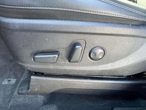 Used 2024 Kia Telluride EX w/ EX Captain's Chair Package image 16