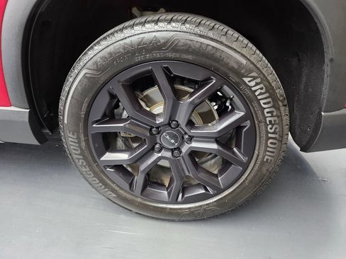 Used 2025 Honda Pilot Touring image 19