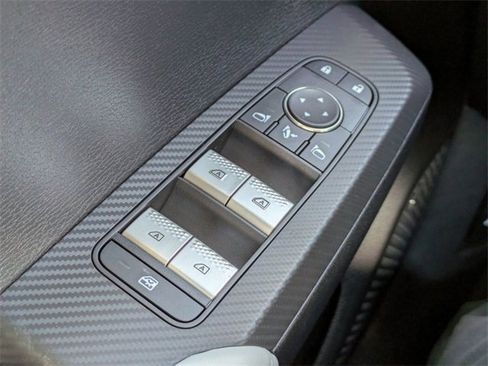 New 2025 Mitsubishi Outlander SE image 26