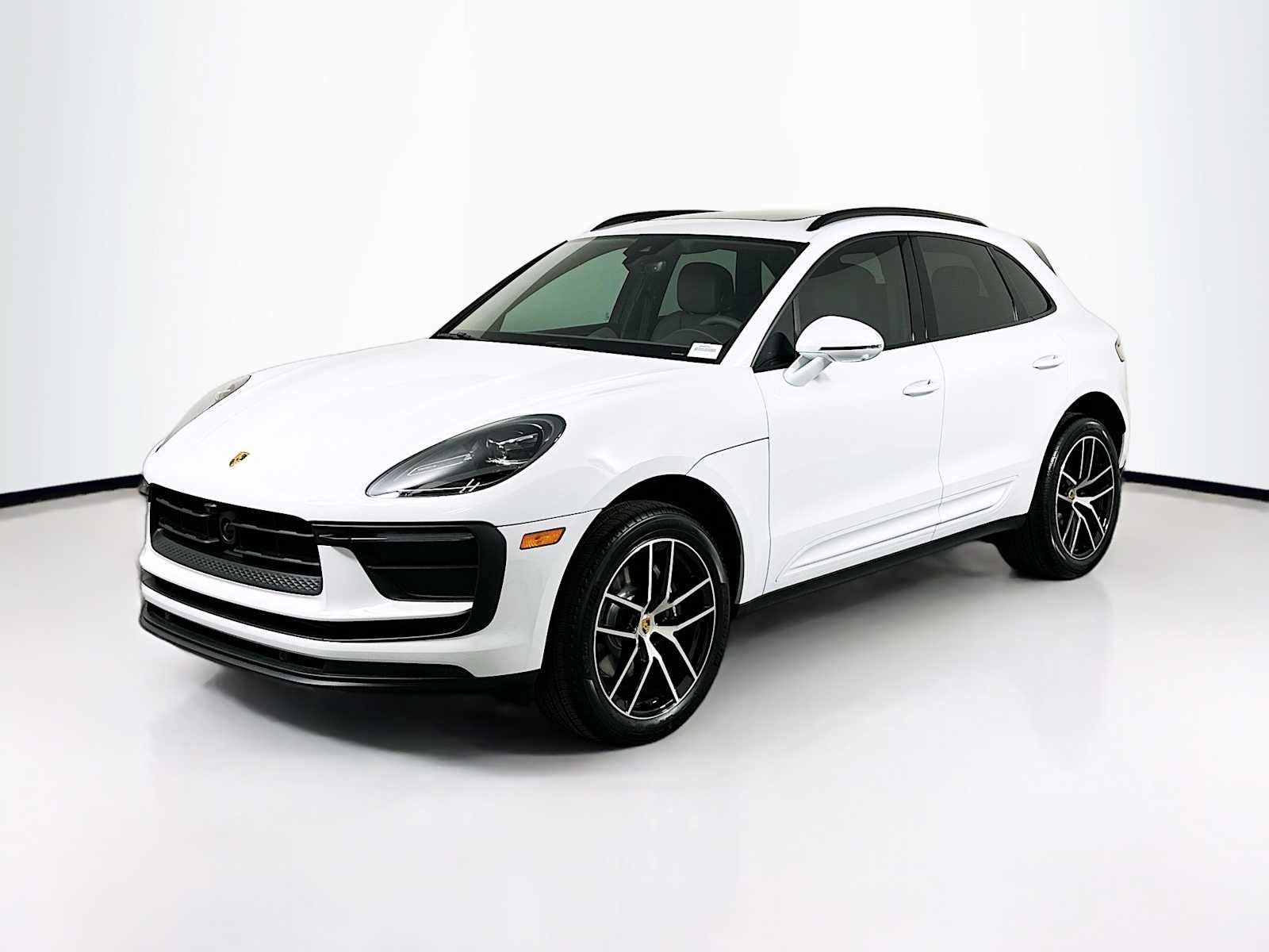 Used 2026 Porsche Macan AWD/4WD image 1