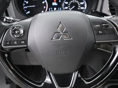 Used 2018 Mitsubishi Outlander SE AWD/4WD image 10