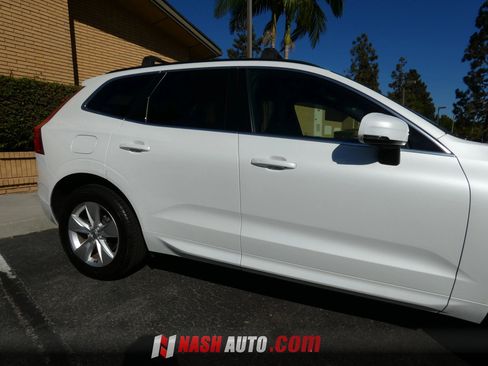 Used 2022 Volvo XC60 B5 Momentum AWD/4WD image 7