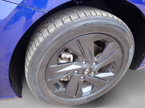 Used 2023 Hyundai Elantra SEL FWD image 4