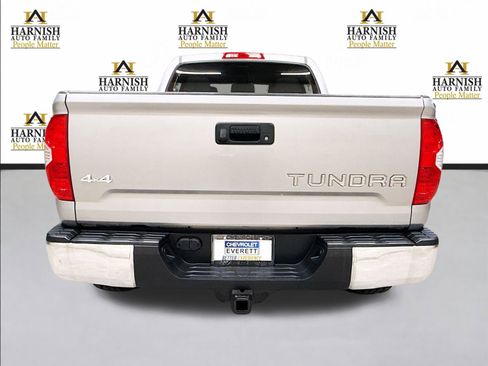 Used 2017 Toyota Tundra SR5 w/ SR5 Upgrade Package AWD/4WD image 7
