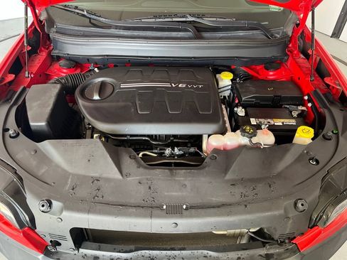 Used 2019 Jeep Cherokee Trailhawk AWD/4WD image 9