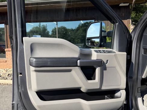 Used 2022 Ford F250 XLT w/ XLT Premium Package AWD/4WD image 26