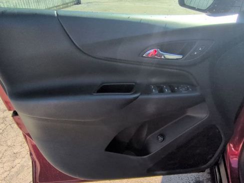 Used 2022 Chevrolet Equinox LT image 23