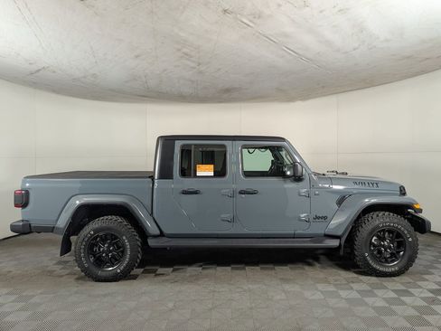 Certified 2025 Jeep Gladiator Willys image 7