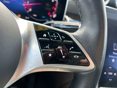 Used 2024 Mercedes-Benz GLC 300 4MATIC image 21