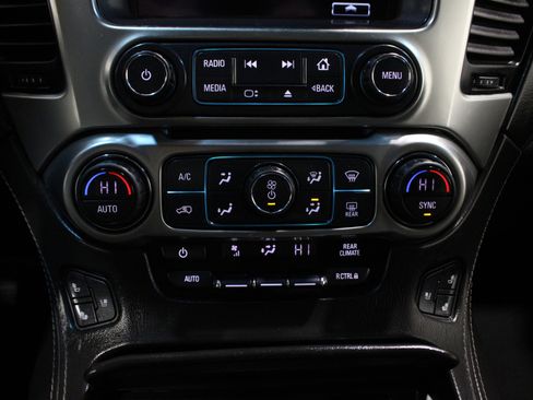 Used 2020 Chevrolet Suburban Premier image 23