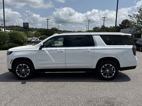 New 2026 Chevrolet Suburban LT w/ Comfort Package RWD image 6