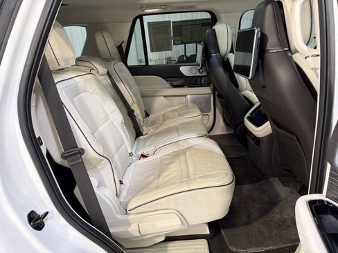 Used 2023 Lincoln Navigator Black Label image 12