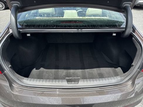 Used 2017 Hyundai Sonata SE FWD image 17