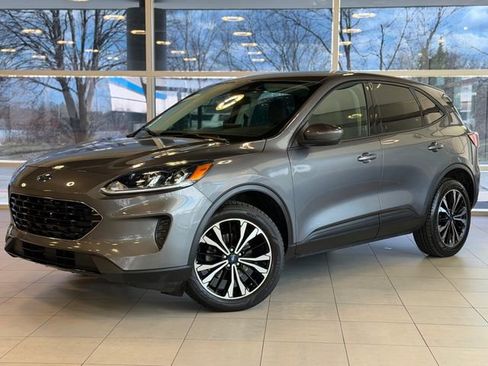 Used 2021 Ford Escape SE w/ SE Sport Appearance Package image 1