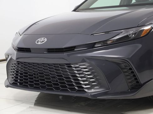 Used 2025 Toyota Camry SE image 48