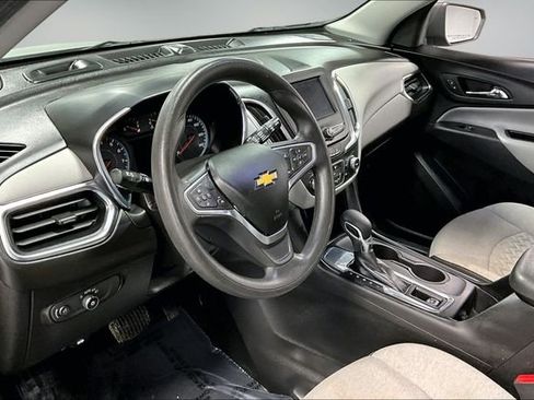 Used 2022 Chevrolet Equinox LS image 16