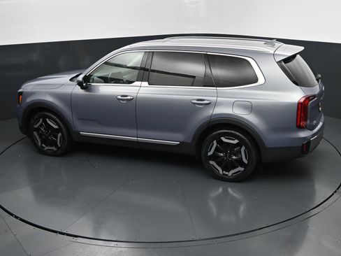 Used 2025 Kia Telluride S FWD image 30