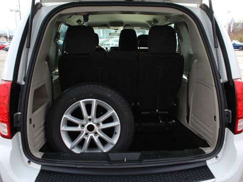 Used 2016 Dodge Grand Caravan American Value Package image 18