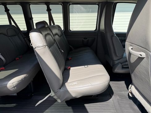 Used 2024 GMC Savana 3500 LS RWD image 23