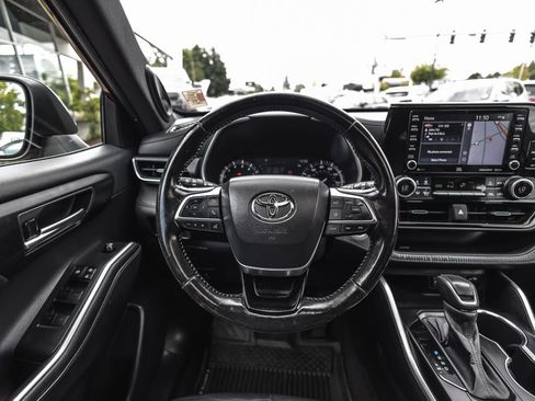 Used 2021 Toyota Highlander XSE AWD/4WD image 24