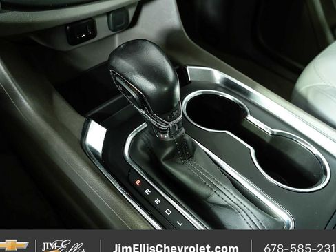 Certified 2021 Chevrolet Traverse LT AWD/4WD image 16