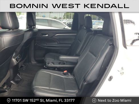 Used 2017 Toyota Highlander Limited image 19