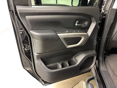 Used 2021 Nissan Titan SV w/ Accessory Utility Package image 29