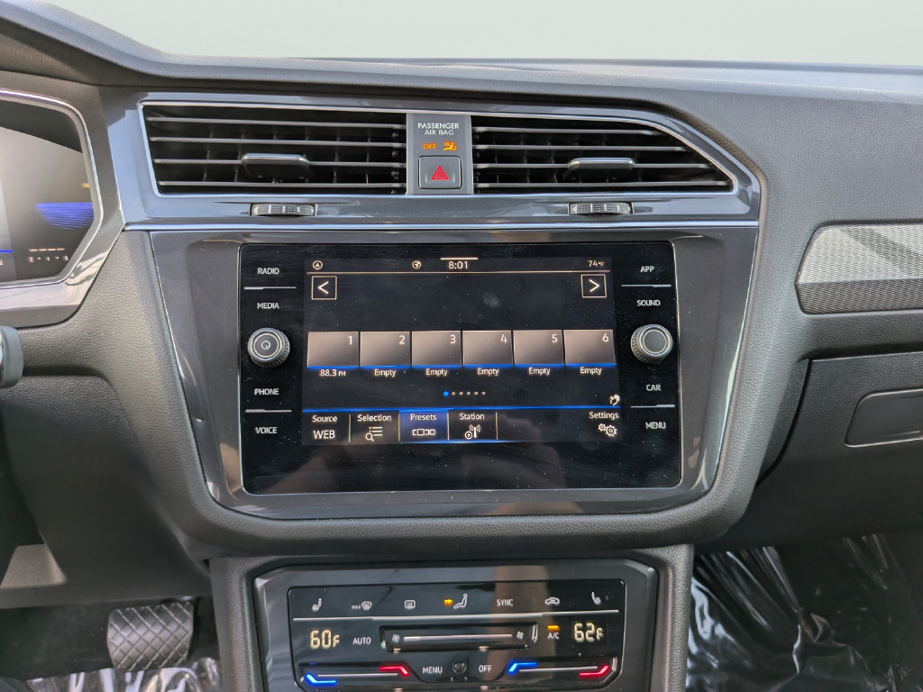 Certified 2023 Volkswagen Tiguan SE FWD image 19