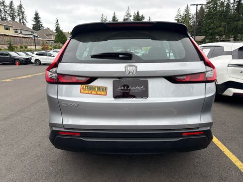 Used 2023 Honda CR-V LX image 5
