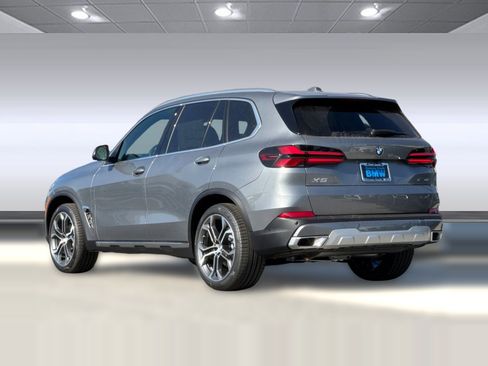 New 2026 BMW X5 xDrive40i image 3