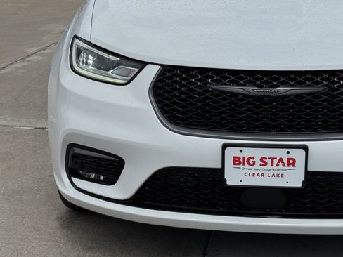 New 2026 Chrysler Pacifica Select FWD image 6