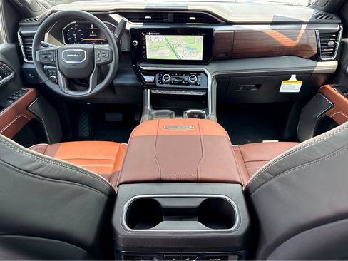 New 2026 GMC Sierra 3500 Denali Ultimate AWD/4WD image 11