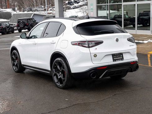 Used 2024 Alfa Romeo Stelvio Veloce image 6
