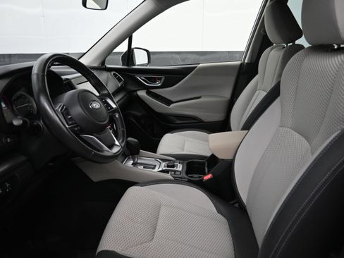 Used 2021 Subaru Forester Premium AWD/4WD image 10