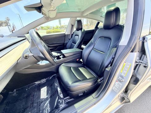 Used 2018 Tesla Model 3 Long Range RWD image 12
