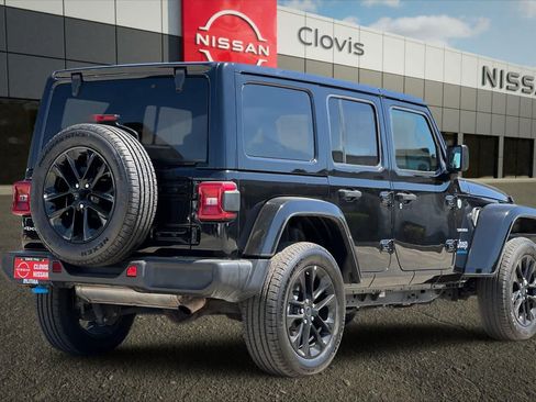 Used 2024 Jeep Wrangler Unlimited Sahara AWD/4WD image 3